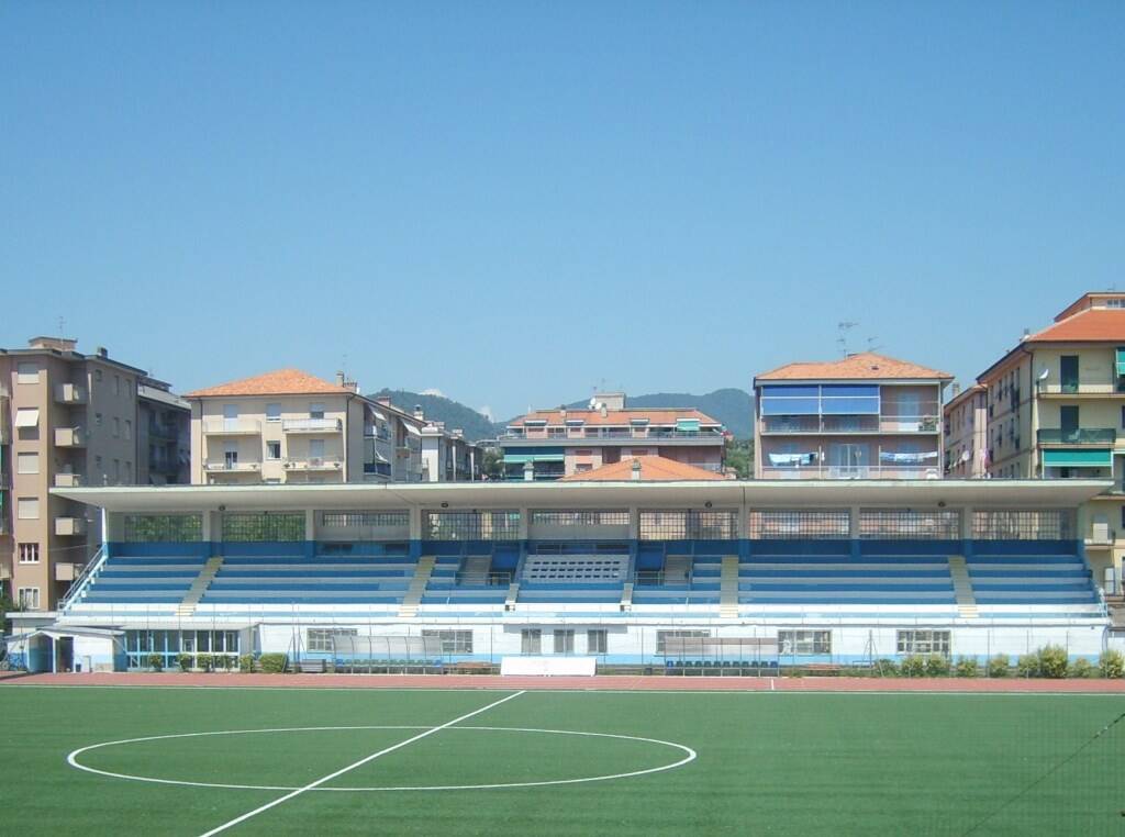 La tribuna dello stadio "Comunale" di Chiavari.