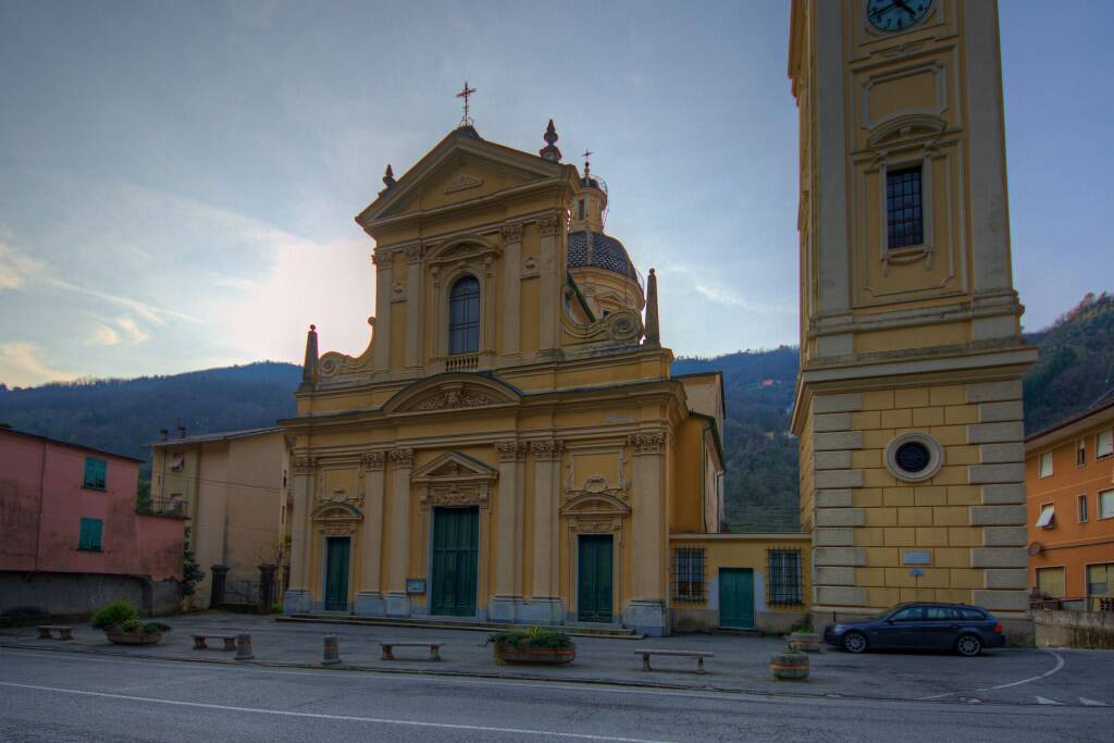 La chiesa di Santa Maria della Neve a Mezzanego di Borgonovo Ligure.