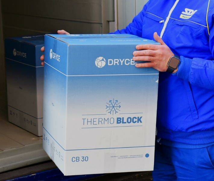 Il thermo block di cosegna del Vaccino Moderna a Sestri Levante.