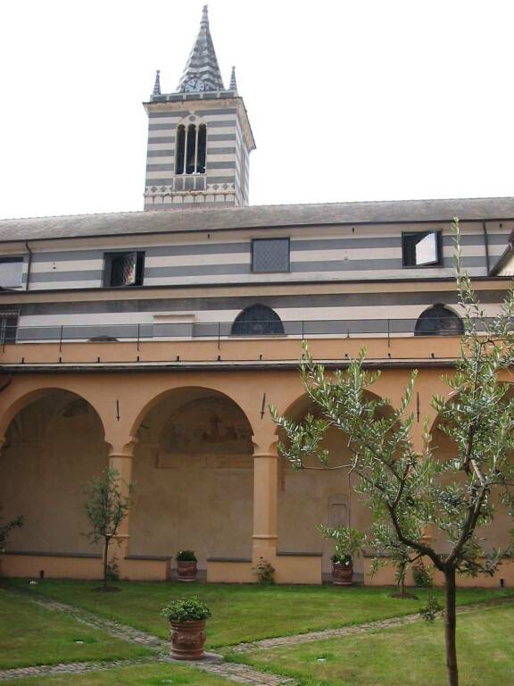 moneglia, chiostro