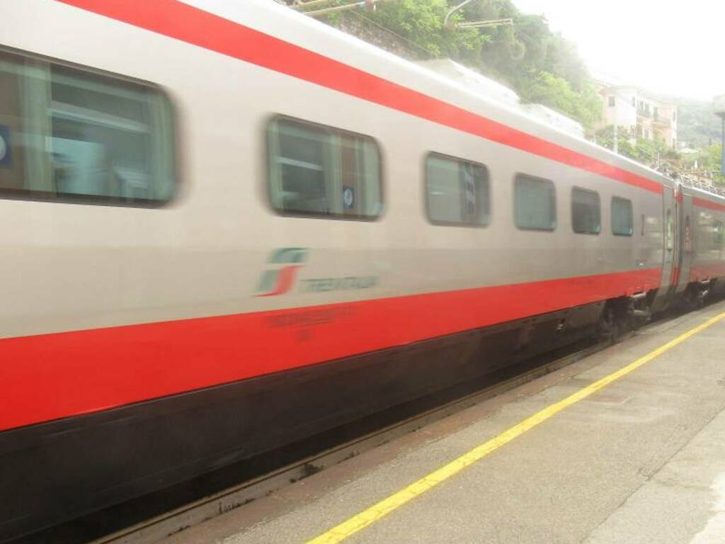 Treni: fuga di gas a Sampierdarena, gravi ritardi anche a Levante